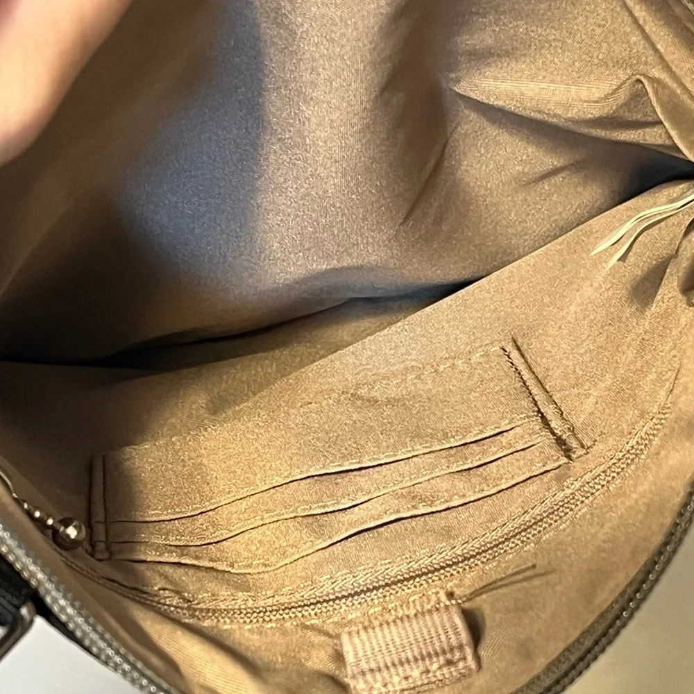 Baggallini Black Crossbody Bag - Picture 7 of 9